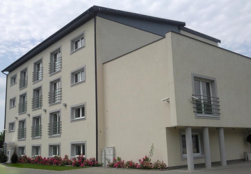 Hotel Via Appia Raszyn Exteriér fotografie